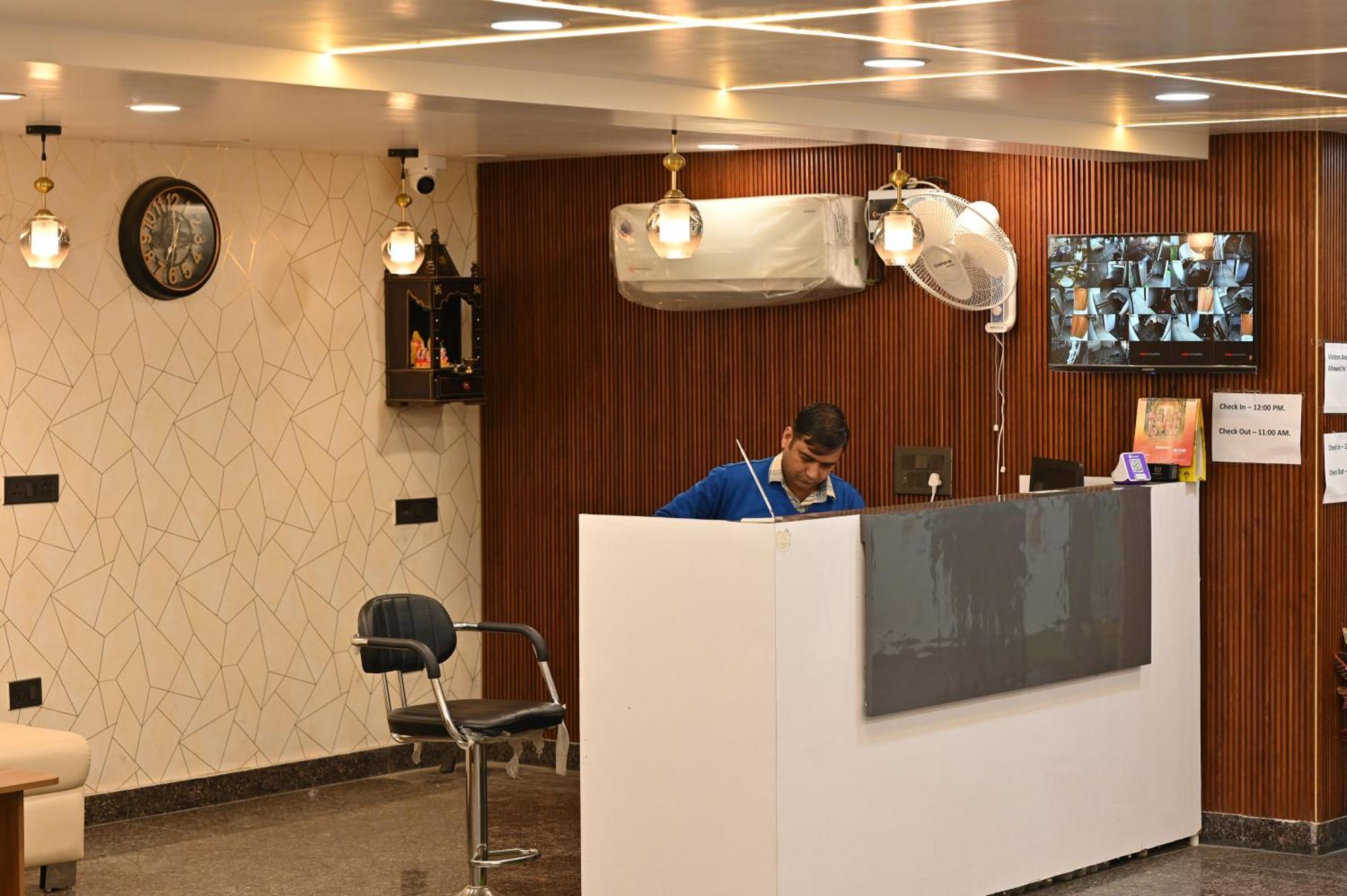 Hotel Down Town Paschim Vihar Delhi  Eksteriør billede