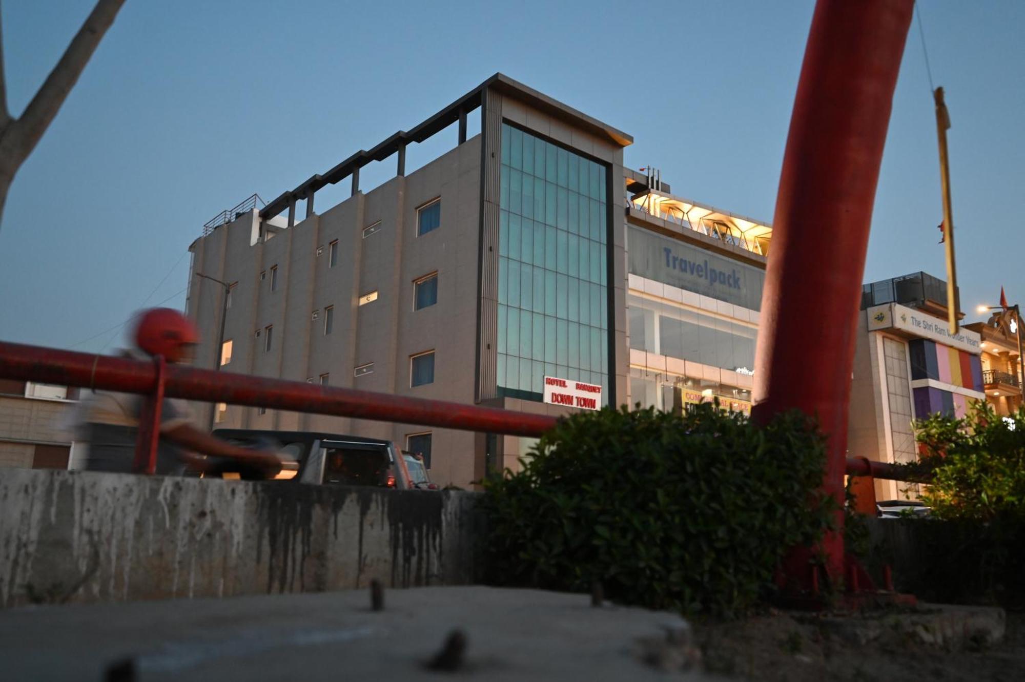 Hotel Down Town Paschim Vihar Delhi  Eksteriør billede