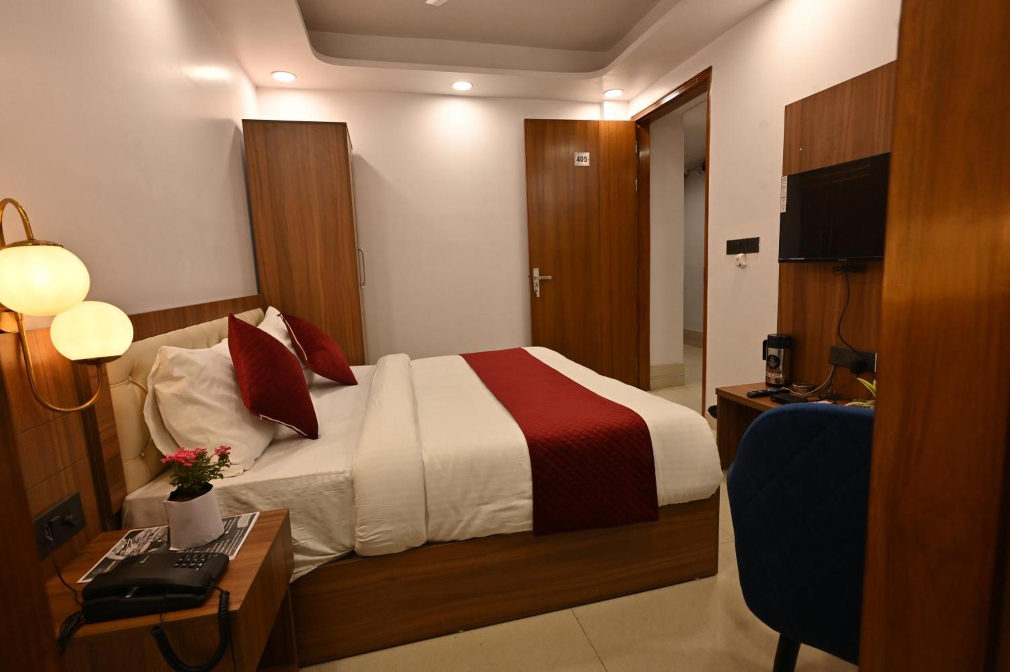 Hotel Down Town Paschim Vihar Delhi  Eksteriør billede
