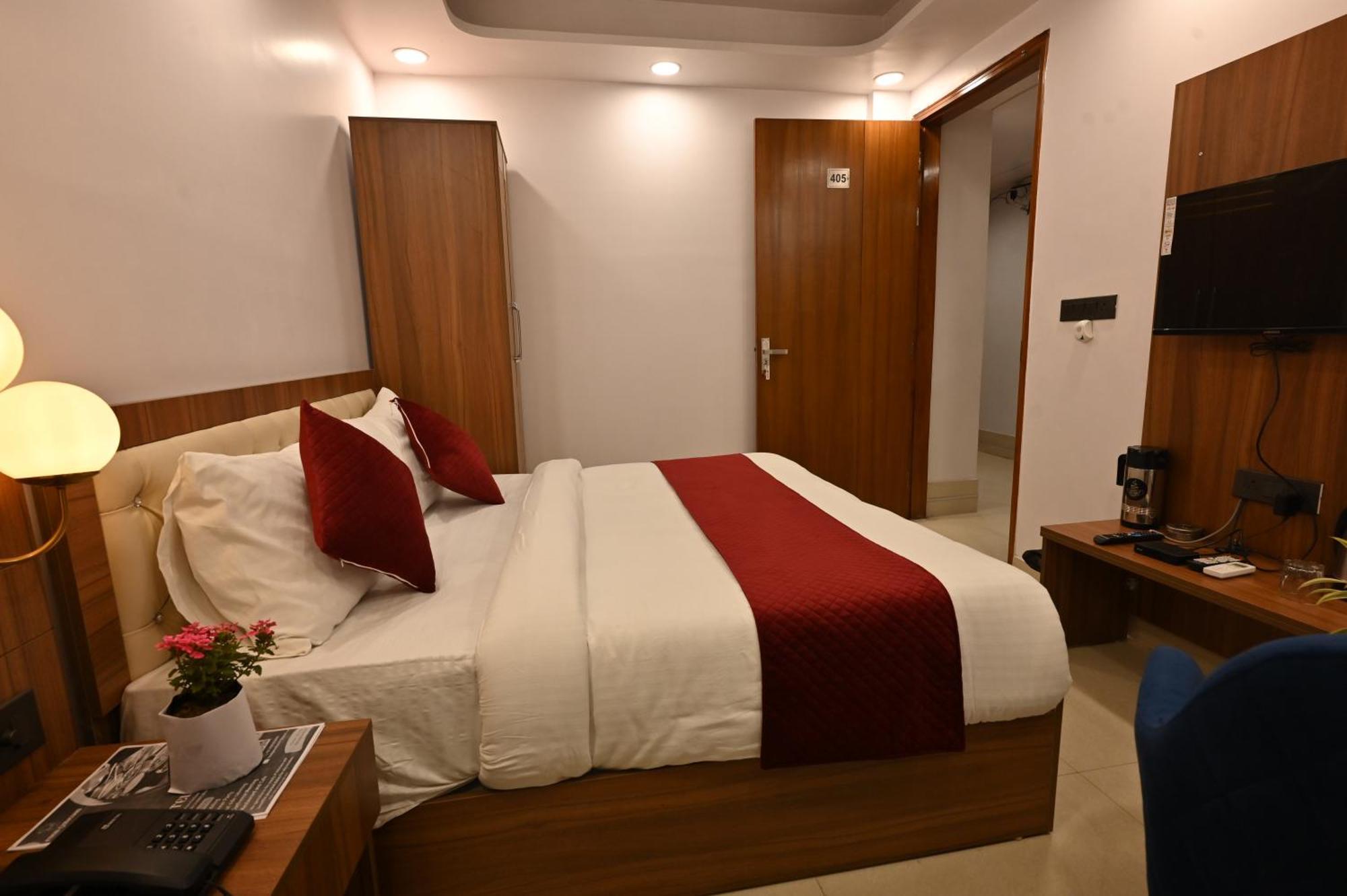 Hotel Down Town Paschim Vihar Delhi  Eksteriør billede