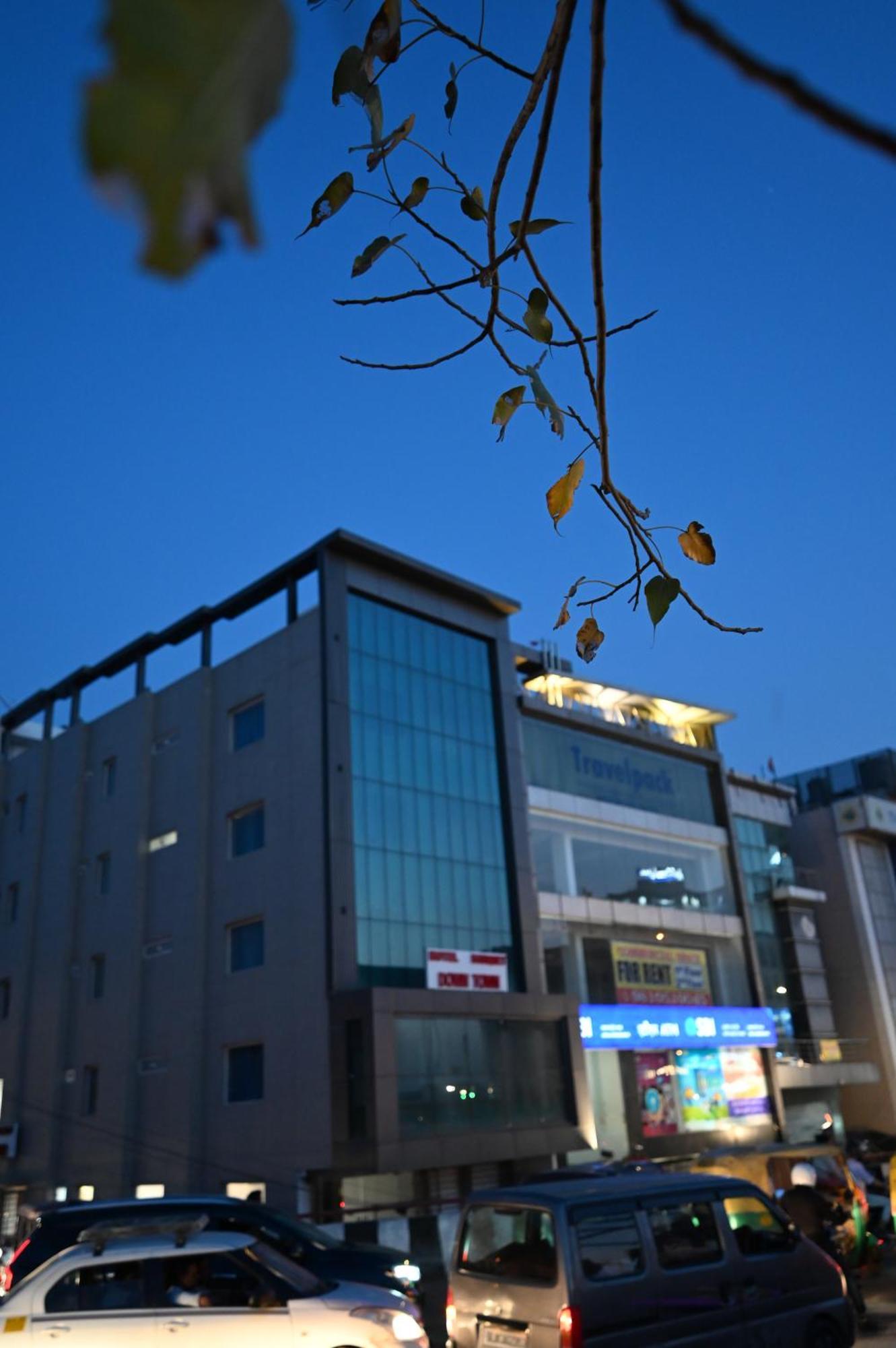 Hotel Down Town Paschim Vihar Delhi  Eksteriør billede