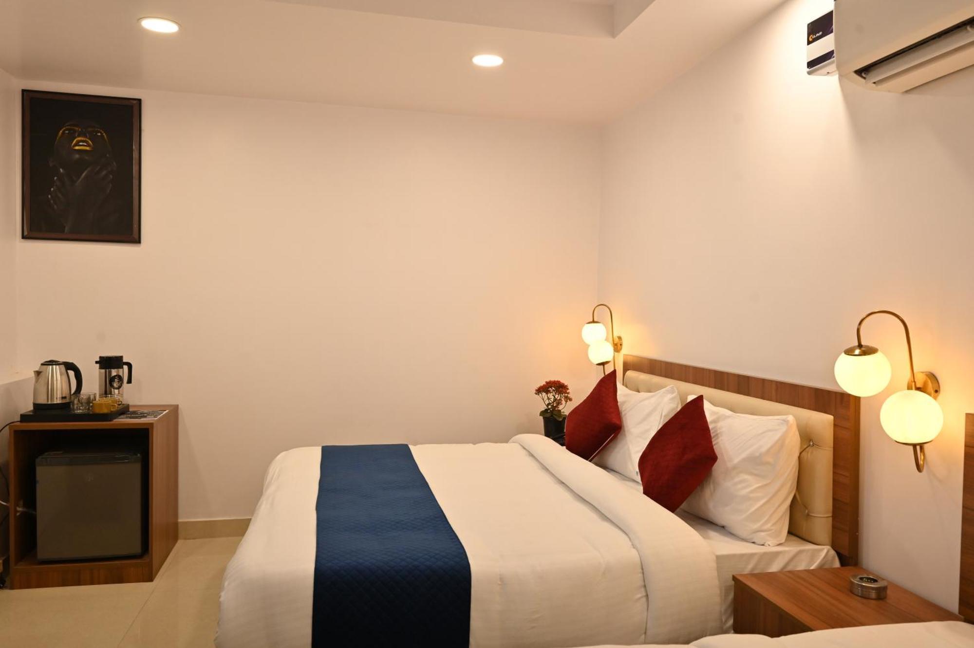 Hotel Down Town Paschim Vihar Delhi  Eksteriør billede