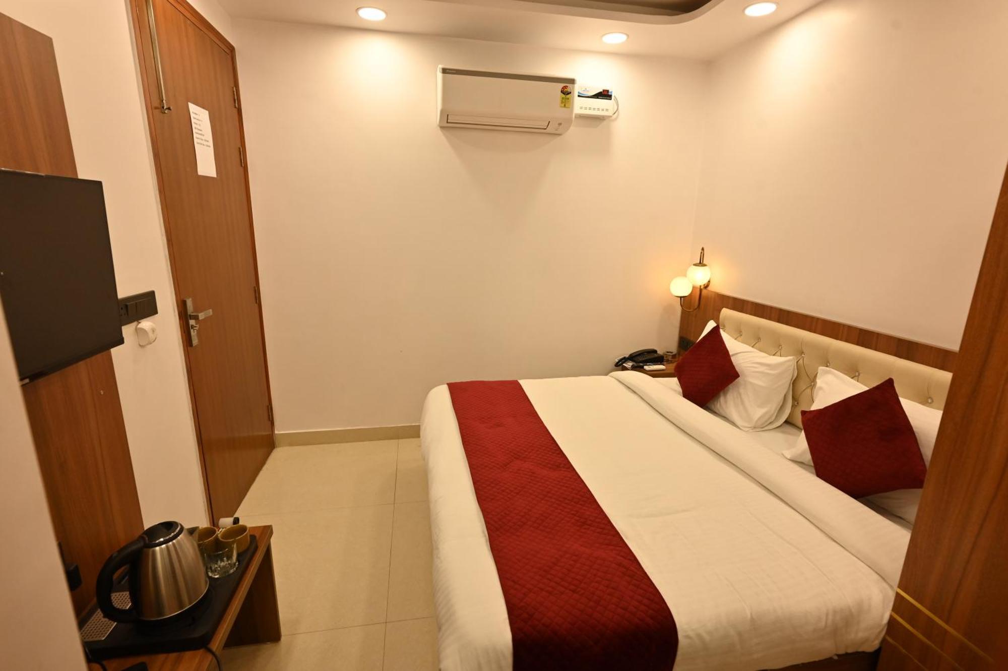 Hotel Down Town Paschim Vihar Delhi  Eksteriør billede