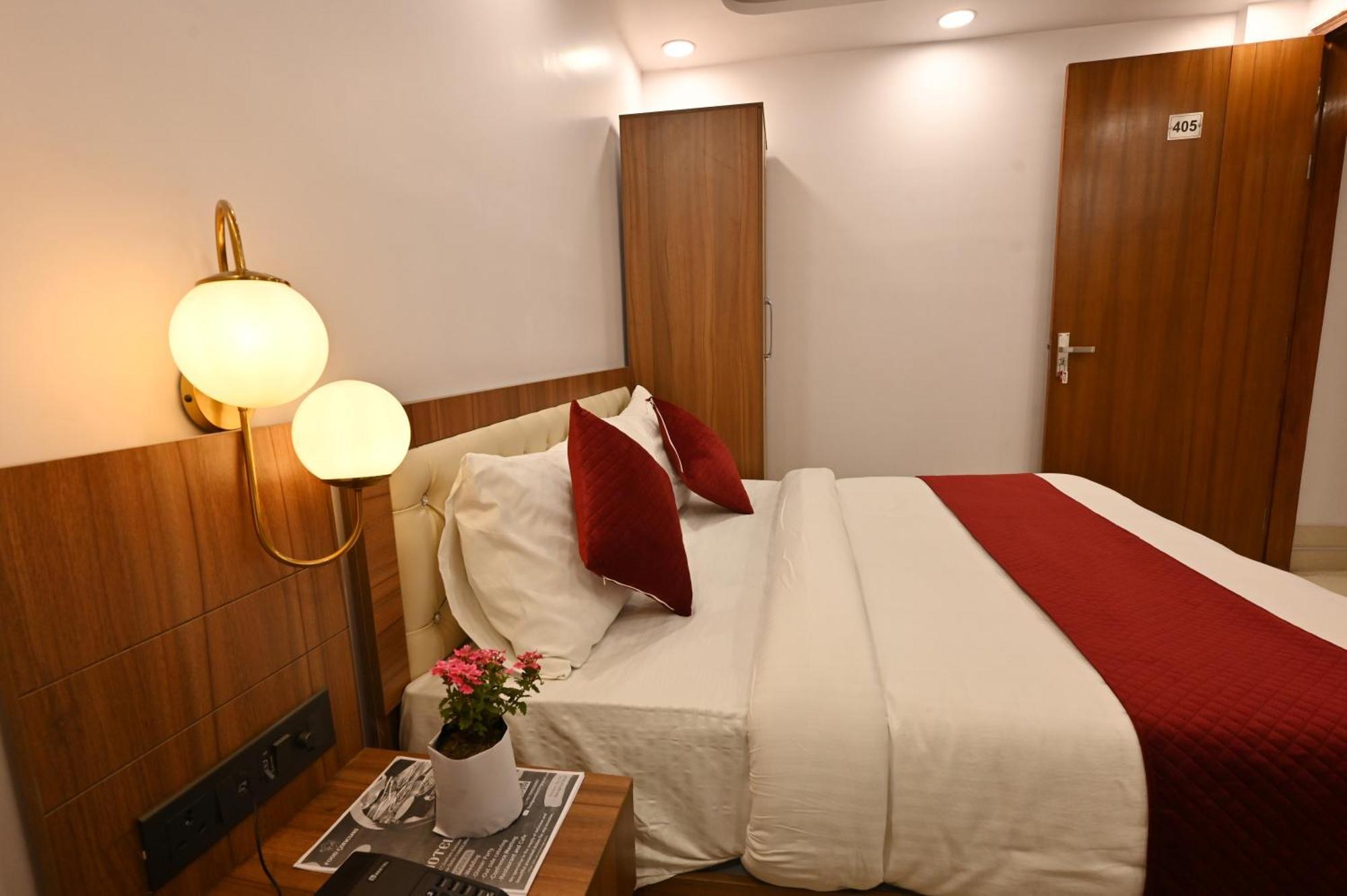 Hotel Down Town Paschim Vihar Delhi  Eksteriør billede