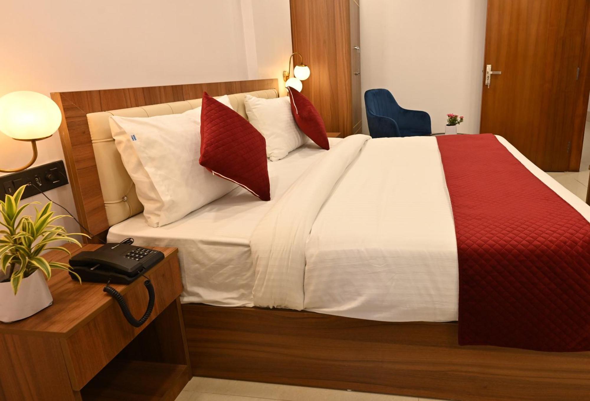 Hotel Down Town Paschim Vihar Delhi  Eksteriør billede